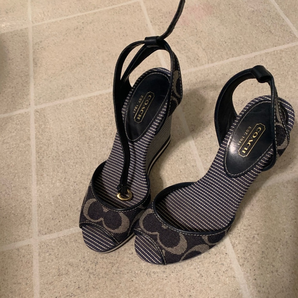 Coach wedges size 6 - Picture 2 of 2